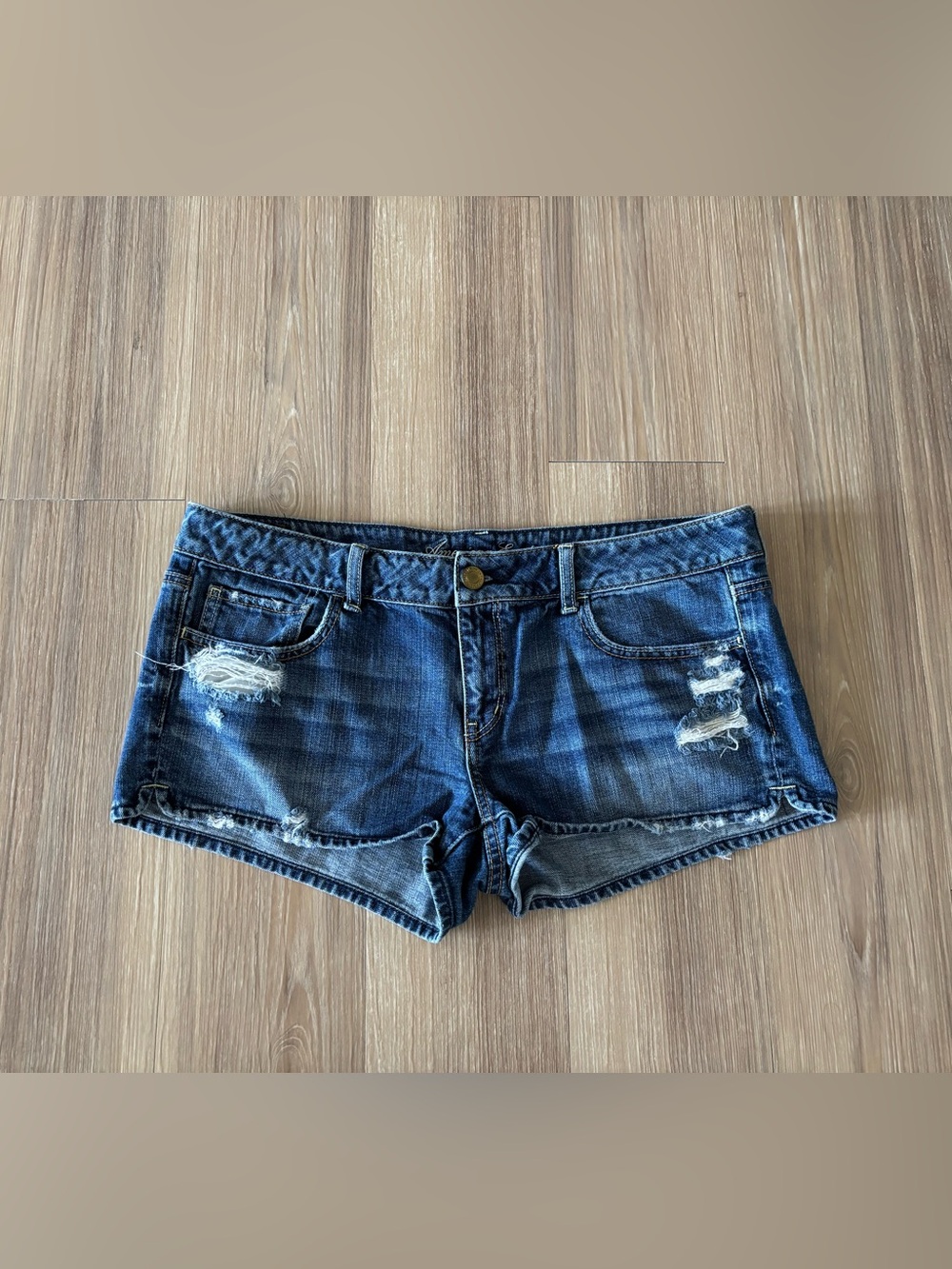 Vintage Y2K American Eagle Denim Shorts Mid Rise Hot Pants Distressed Womens 14
